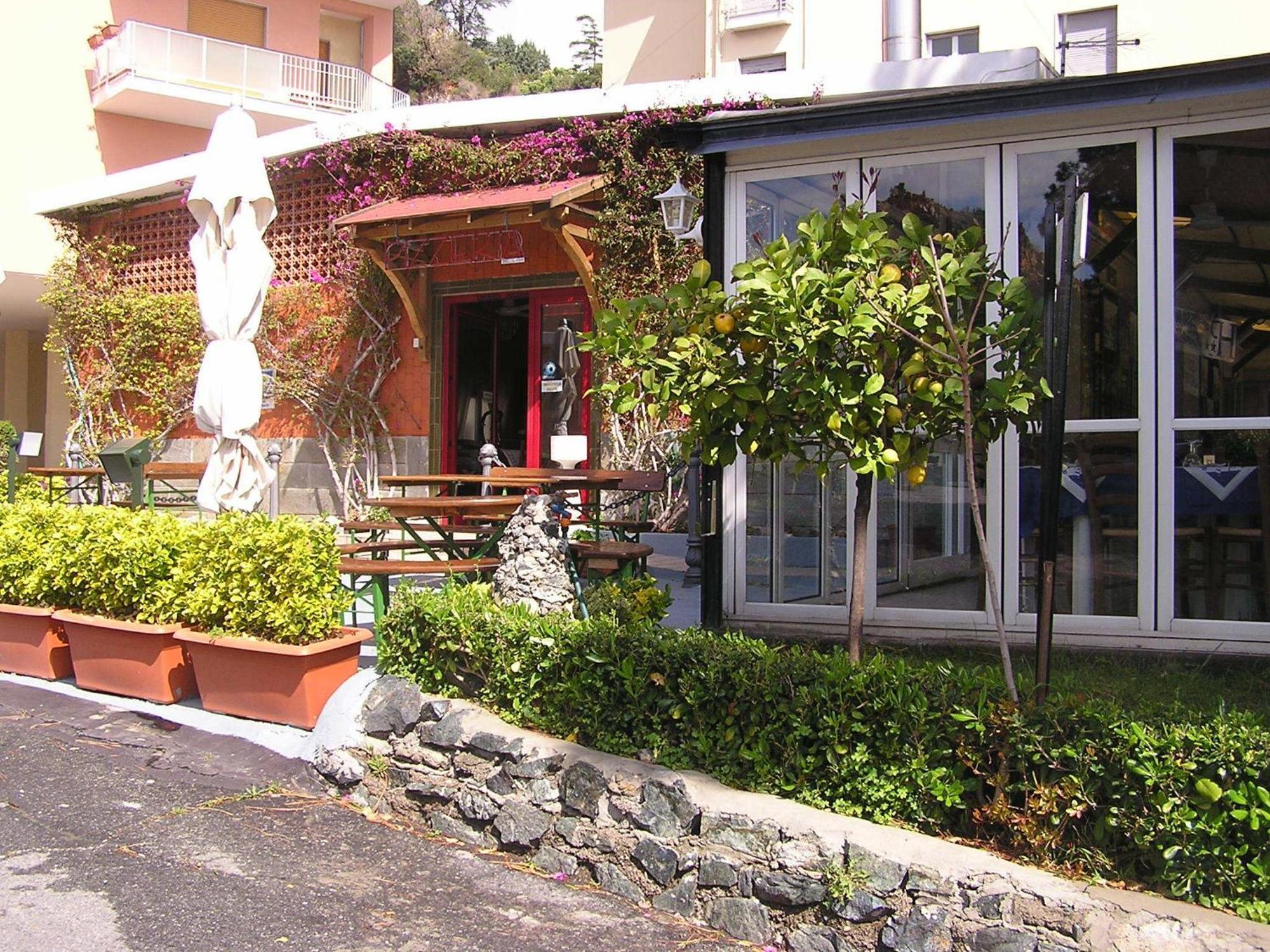 Hotel Puntabella Varazze Exterior foto