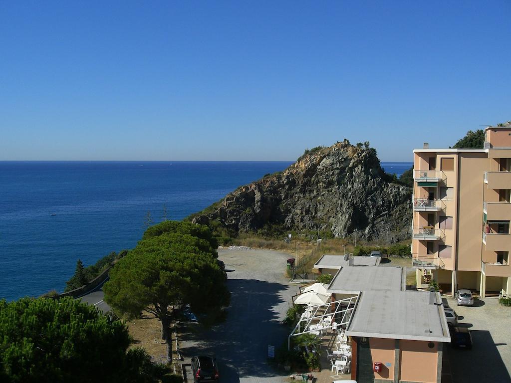 Hotel Puntabella Varazze Exterior foto